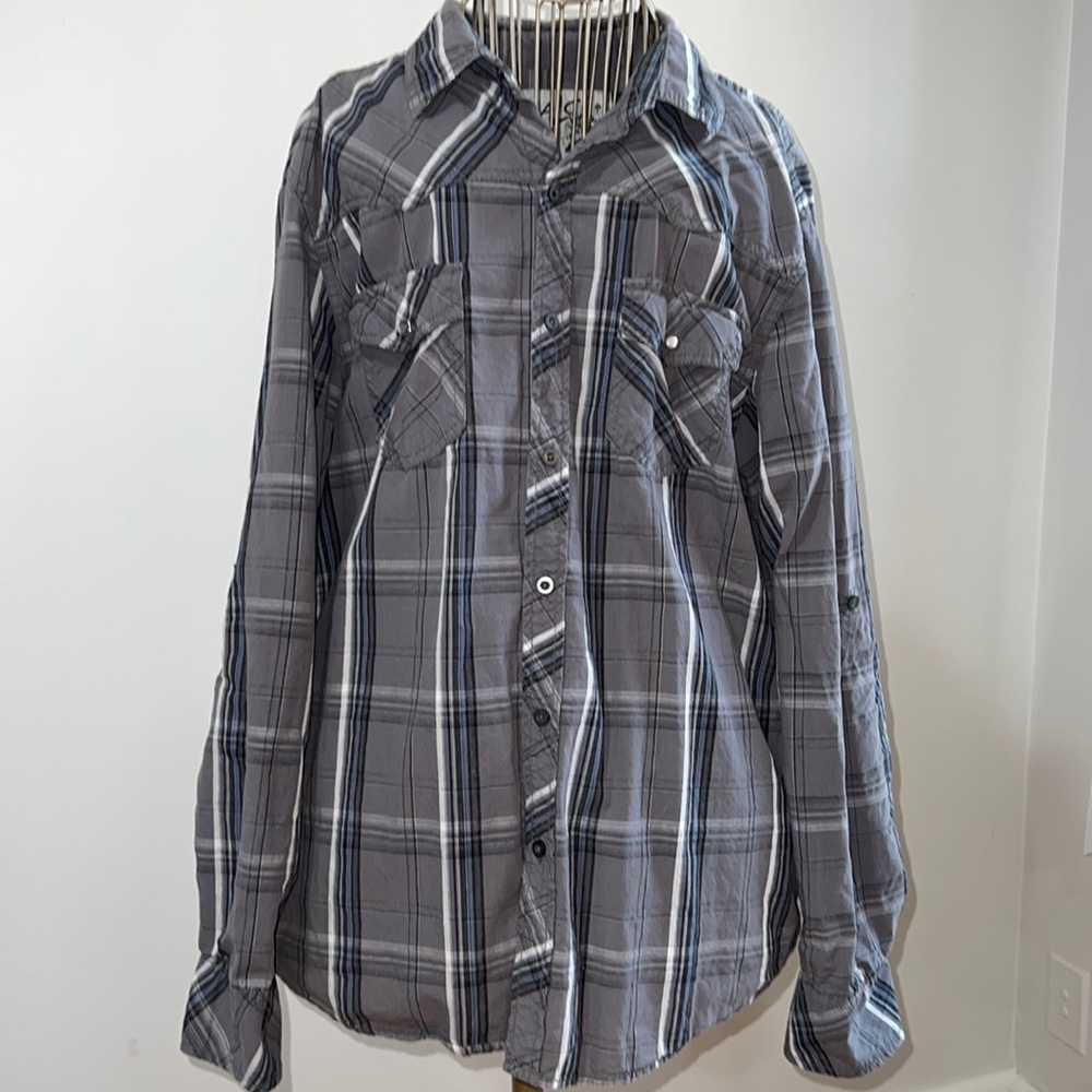 MENS PLAIDED BUTTON DOWN